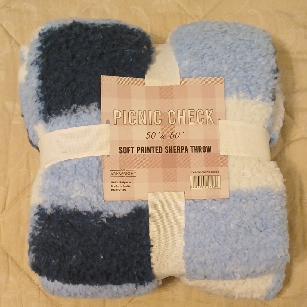 Blue and White Sherpa Throw Blanket